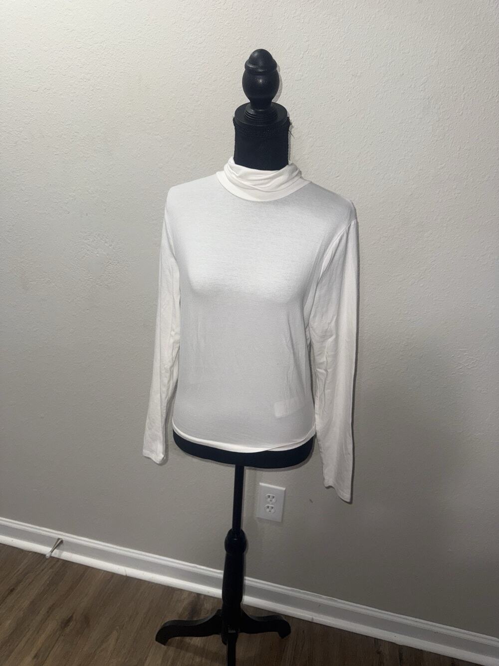 Hollister Must-Have Collection White Turtleneck Top Women's Large L Long Sleeve
